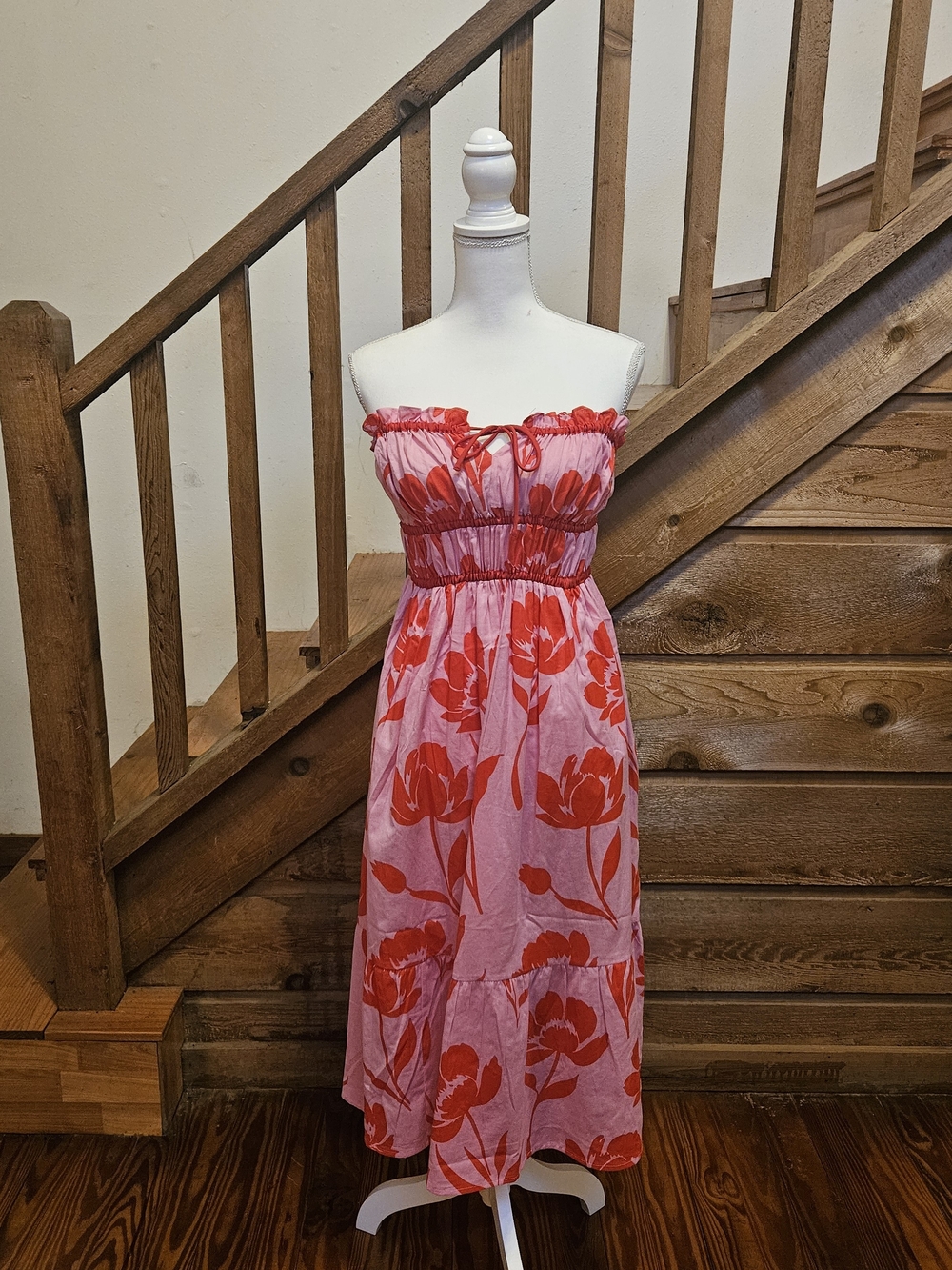 Smocked Strapless Pink Dress with Red Floral Print - Picture 4 of 9